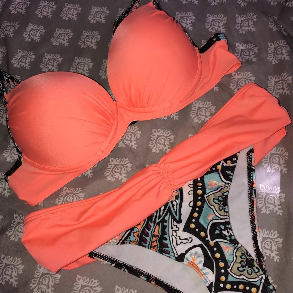 Full bikini set - Picture 1 of 2
